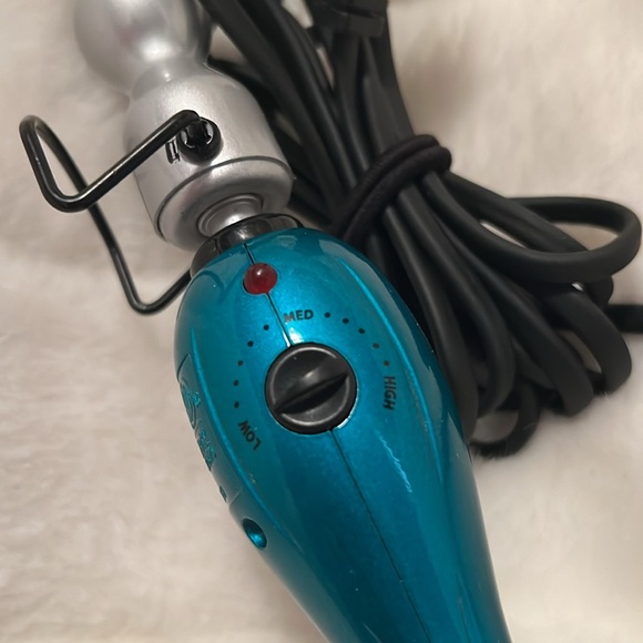 🩵🩵BED HEAD TIGI BUBBLE CURLS🩵🩵 - Picture 5 of 8